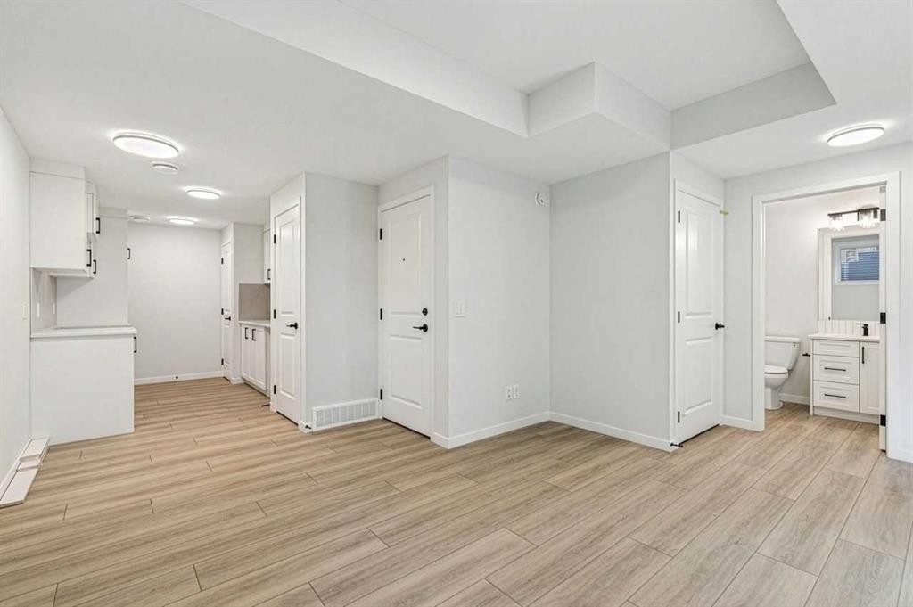 572 Belmont Heath Sw, Calgary, AB - Indoor Photo Showing Other Room