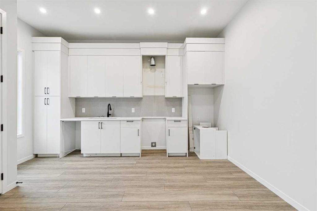 572 Belmont Heath Sw, Calgary, AB - Indoor