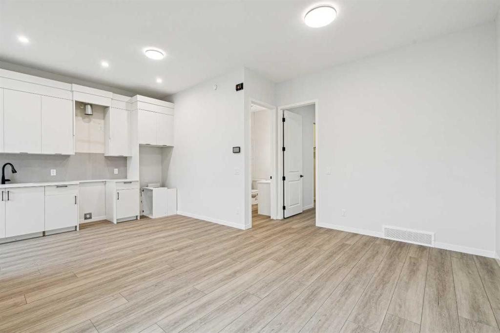 572 Belmont Heath Sw, Calgary, AB - Indoor