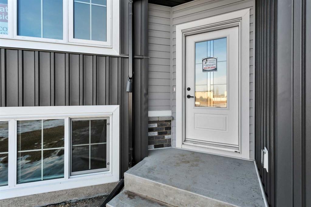 120 Hampton Crescent, Sylvan Lake, AB - Outdoor With Exterior