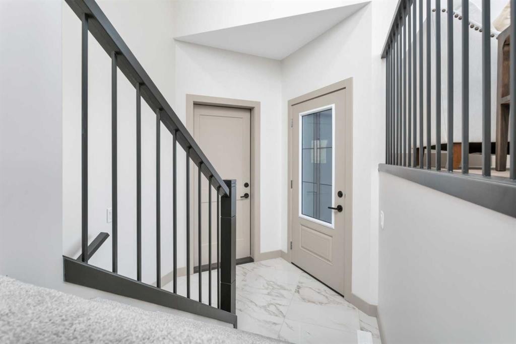 120 Hampton Crescent, Sylvan Lake, AB - Indoor Photo Showing Other Room