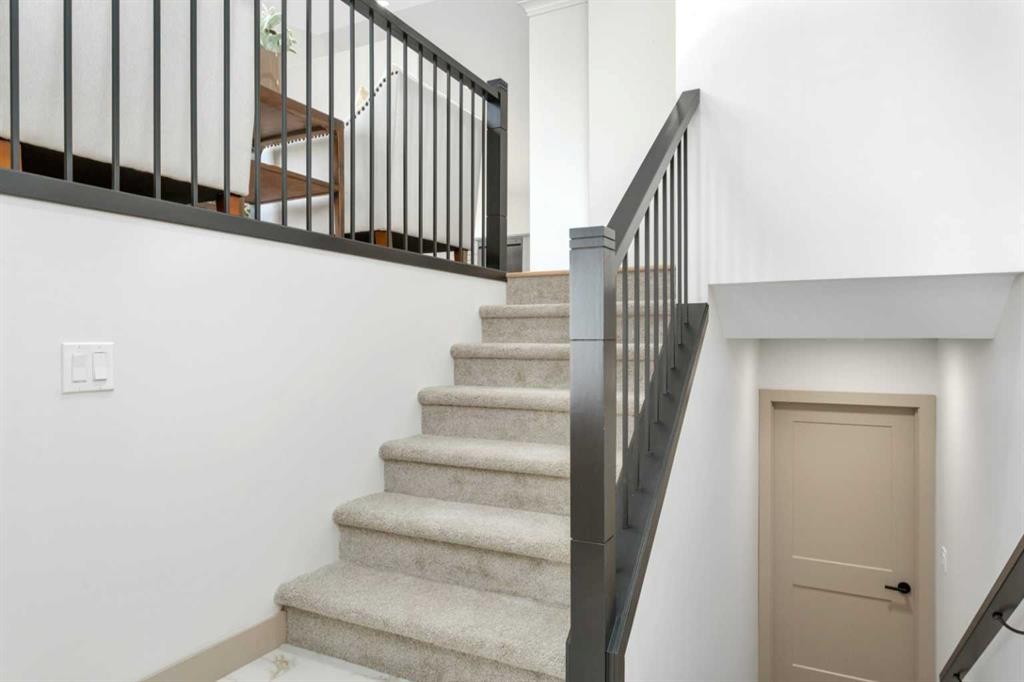 120 Hampton Crescent, Sylvan Lake, AB - Indoor Photo Showing Other Room