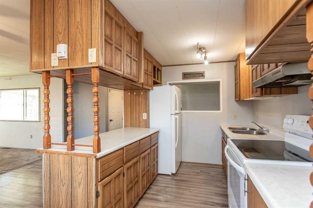 7 Parkland Acres, Lacombe, AB