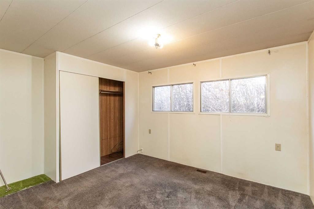 7 Parkland Acres, Lacombe, AB