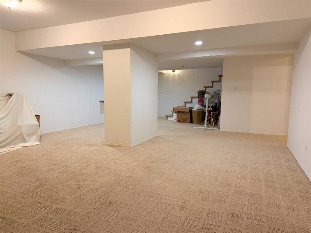 150 Piper Drive, Red Deer, AB - Indoor Photo Showing Other Room