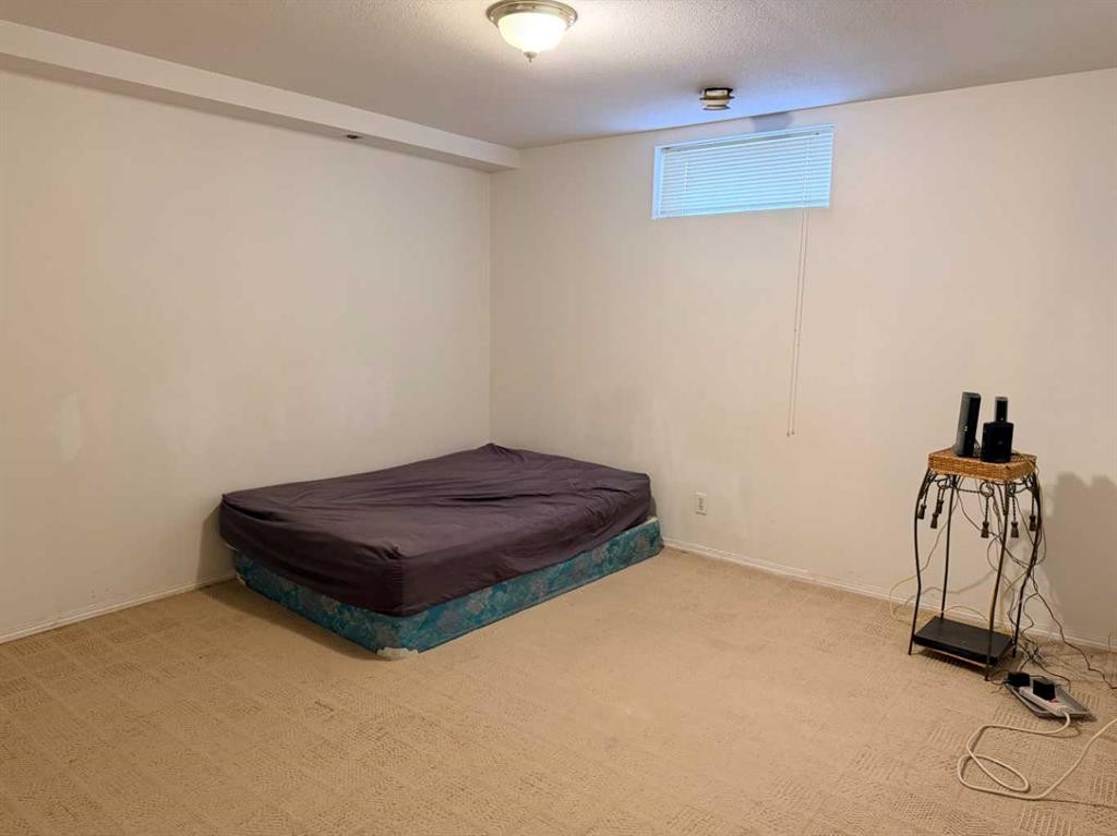 150 Piper Drive, Red Deer, AB - Indoor Photo Showing Other Room