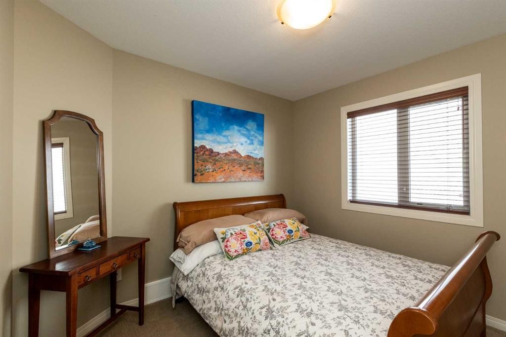 6371 Cedar Way, Innisfail, AB - Indoor Photo Showing Bedroom