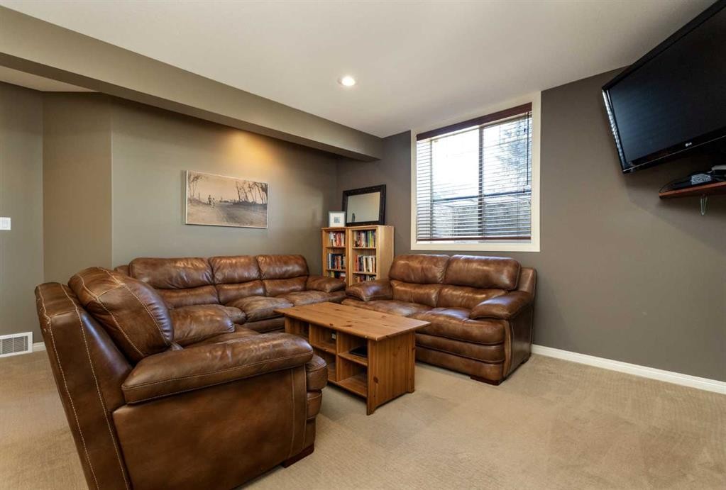 6371 Cedar Way, Innisfail, AB - Indoor