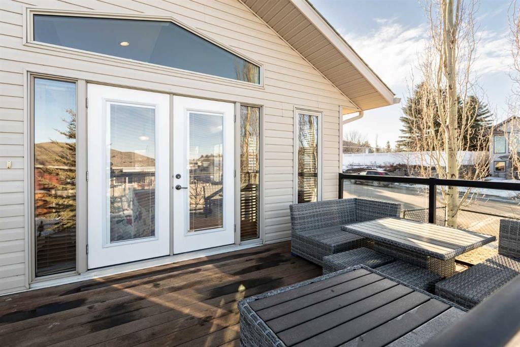 6371 Cedar Way, Innisfail, AB - Outdoor With Exterior