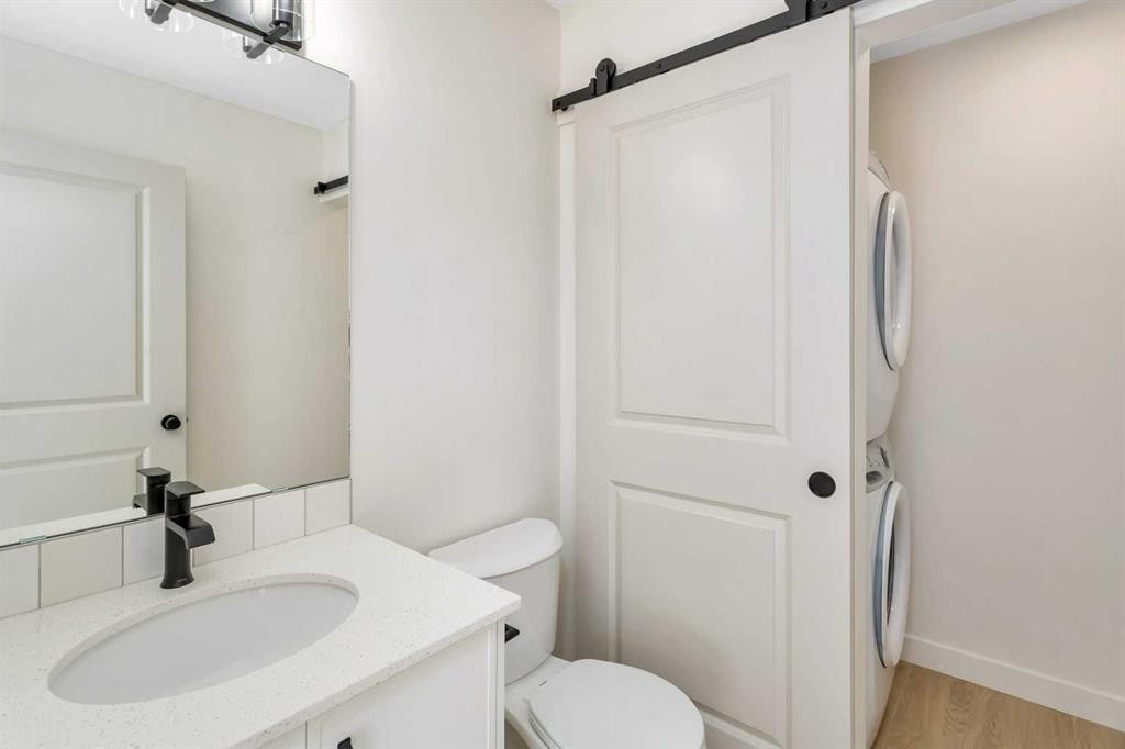 153 Athens Road, Blackfalds, AB - Indoor Photo Showing Bathroom