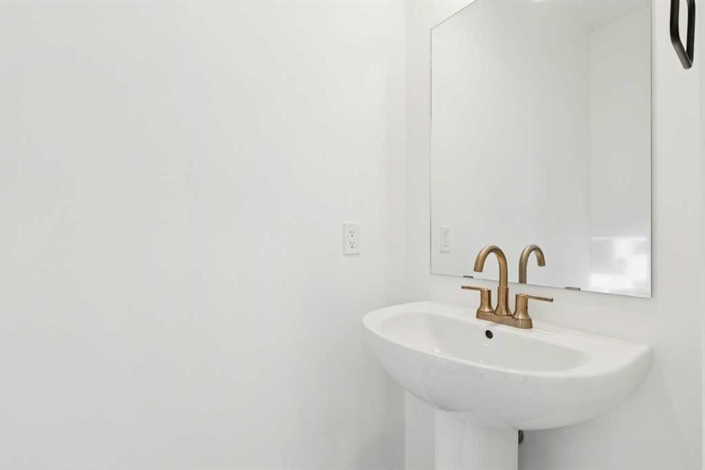 90 Bluerock Hill Sw, Calgary, AB