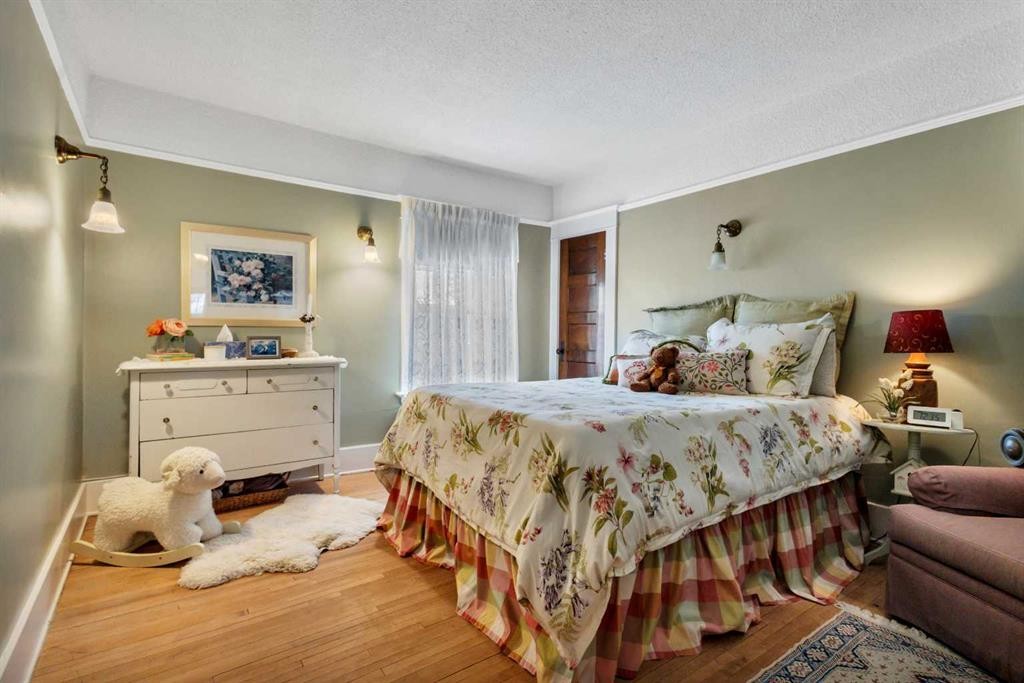 5331 51 Avenue, Lacombe, AB - Indoor Photo Showing Bedroom