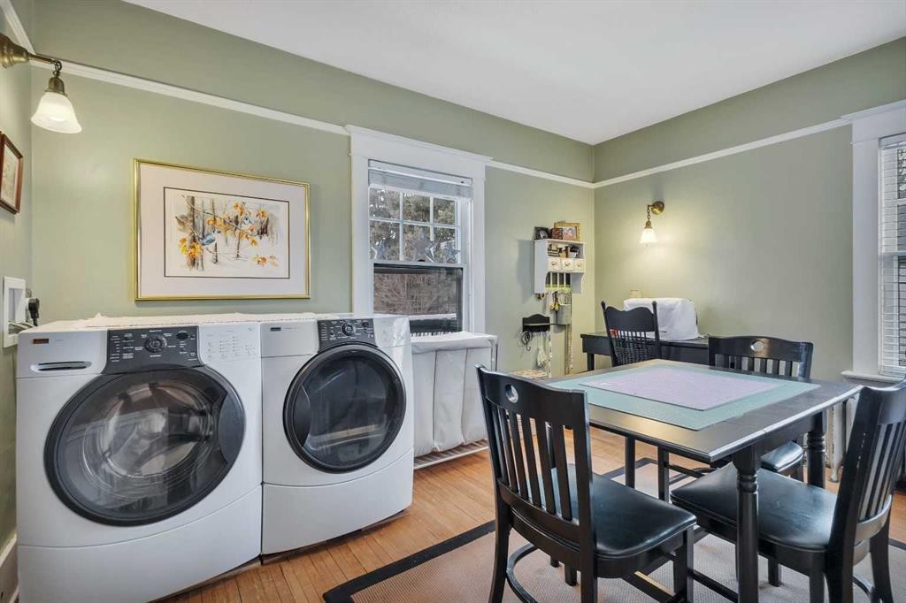 5331 51 Avenue, Lacombe, AB - Indoor Photo Showing Laundry Room