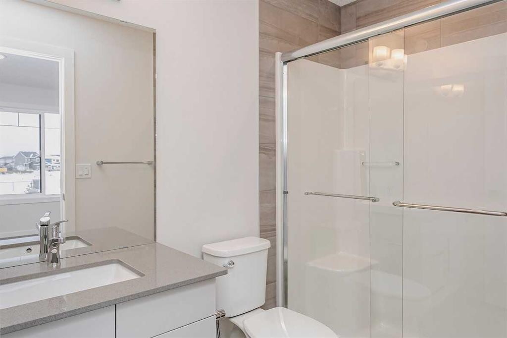 230 Heartwood Parade Se, Calgary, AB - Indoor Photo Showing Bathroom