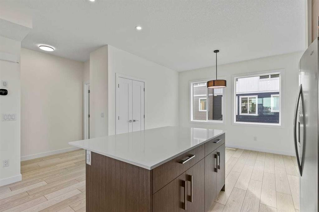 42 Corner Glen Manor Ne, Calgary, AB - Indoor Photo Showing Other Room