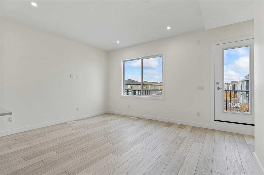 42 Corner Glen Manor Ne, Calgary, AB - Indoor Photo Showing Other Room