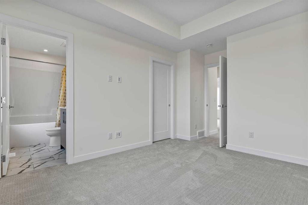 42 Corner Glen Manor Ne, Calgary, AB - Indoor