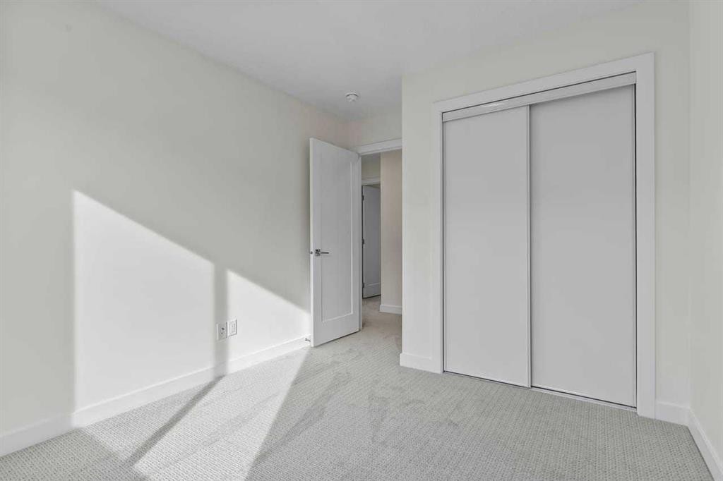 42 Corner Glen Manor Ne, Calgary, AB - Indoor Photo Showing Other Room