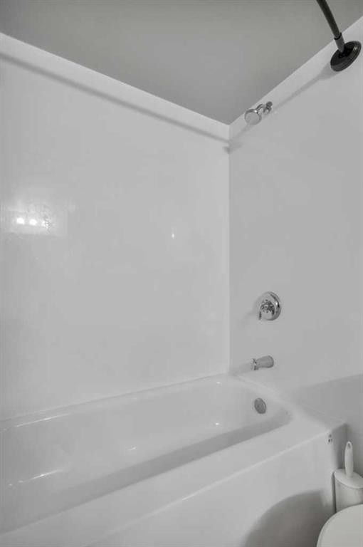 216-48 Holmes, Red Deer, AB - Indoor Photo Showing Bathroom