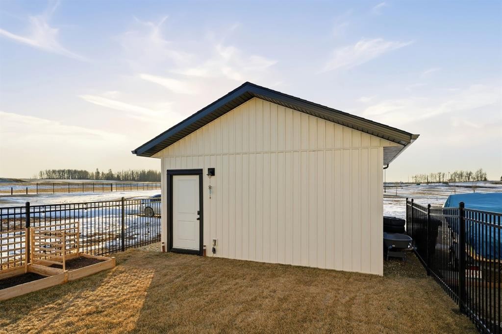 32 Station Drive, Sylvan Lake, AB - Outdoor With Exterior
