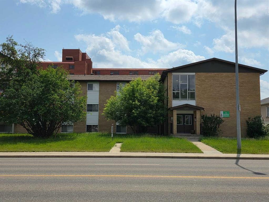 306-4811 55 Street, Red Deer, AB - Outdoor