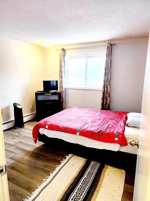 306-4811 55 Street, Red Deer, AB - Indoor Photo Showing Bedroom