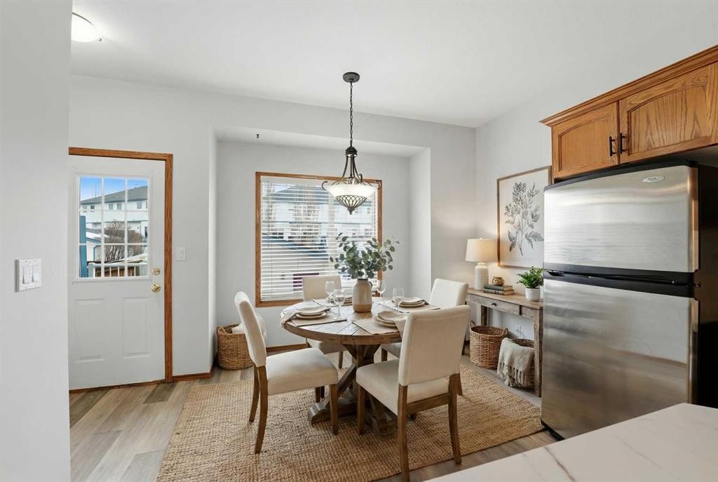 287 Cornett Drive, Red Deer, AB - Indoor Photo Showing Dining Room