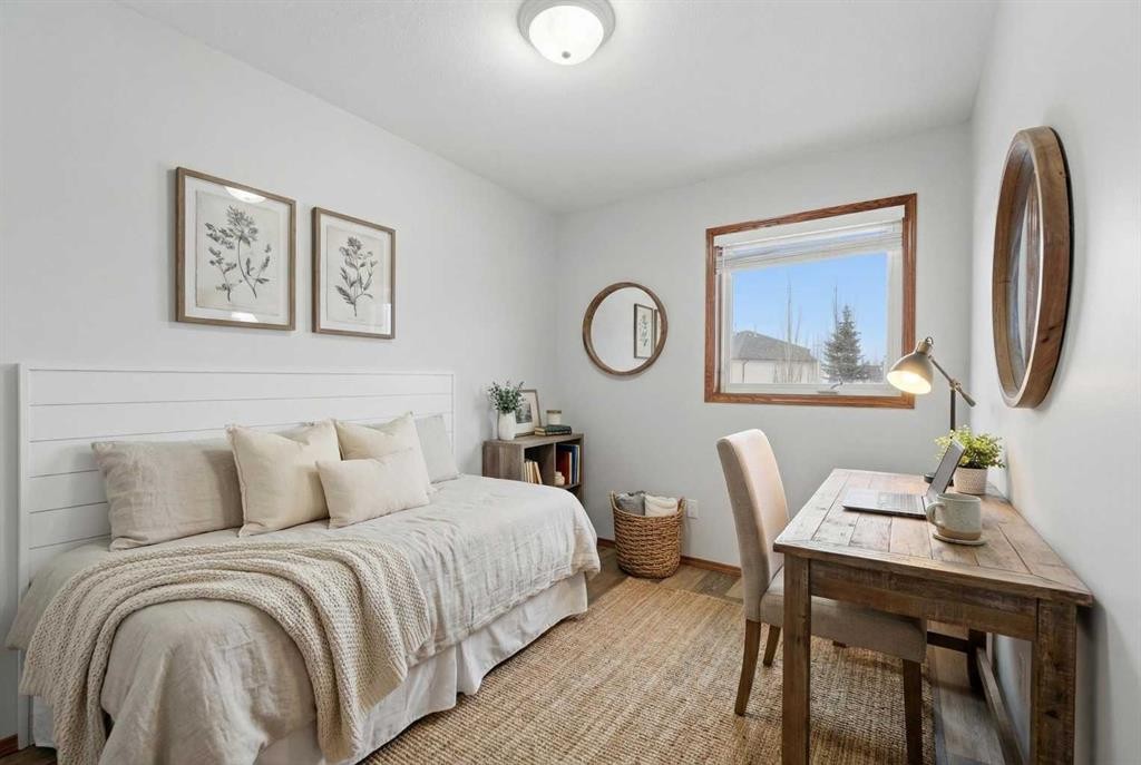 287 Cornett Drive, Red Deer, AB - Indoor Photo Showing Bedroom