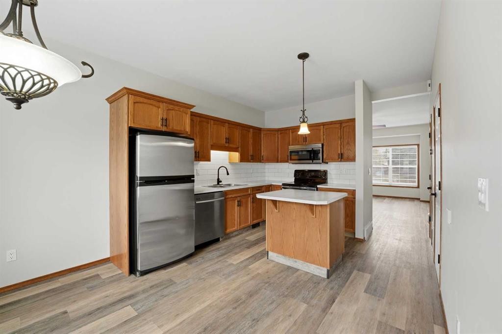 287 Cornett Drive, Red Deer, AB - Indoor Photo Showing Kitchen
