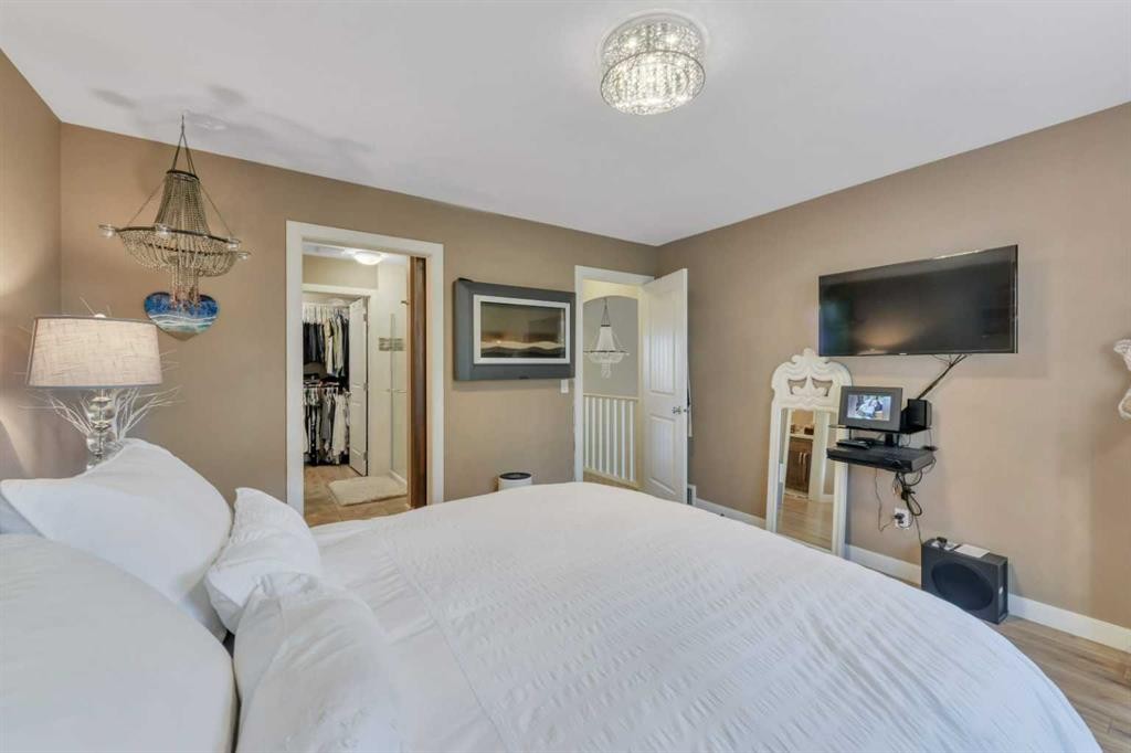 232 Wiley Crescent, Red Deer, AB - Indoor Photo Showing Bedroom
