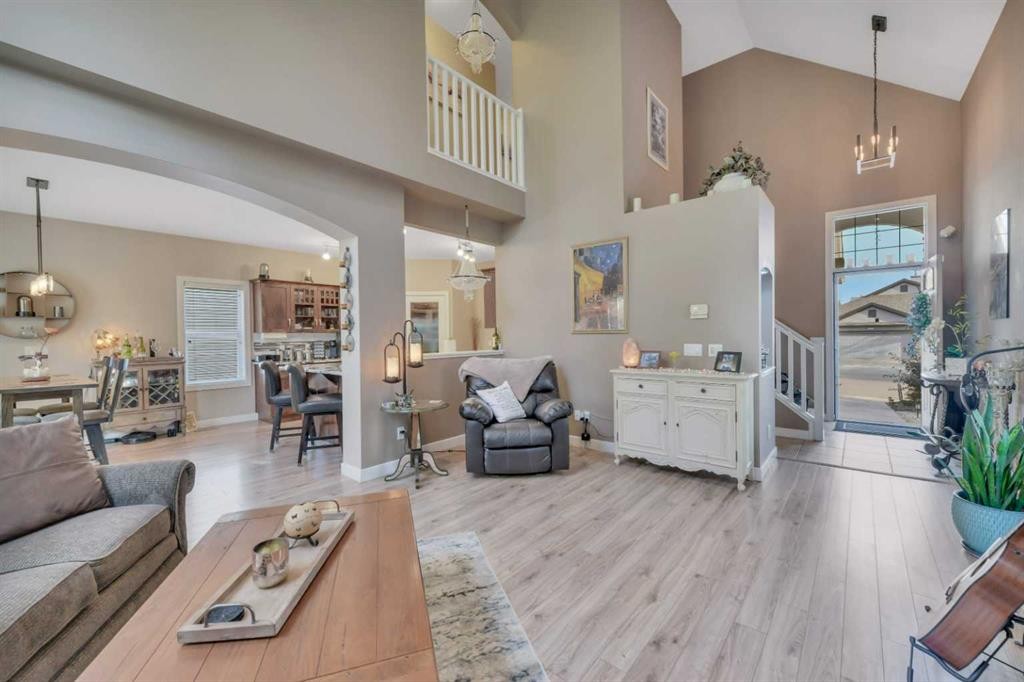232 Wiley Crescent, Red Deer, AB - Indoor Photo Showing Living Room