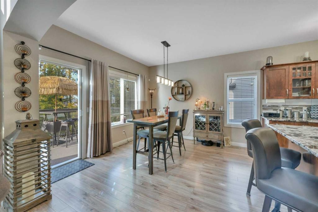 232 Wiley Crescent, Red Deer, AB - Indoor Photo Showing Dining Room