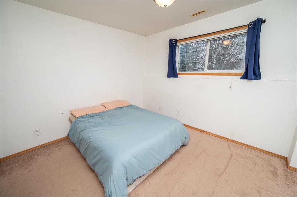 6209 Orr Drive, Red Deer, AB - Indoor Photo Showing Bedroom