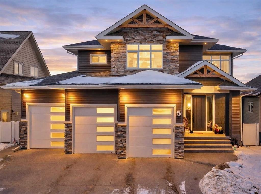 5 Leonard Close, Sylvan Lake, AB - Outdoor With Facade