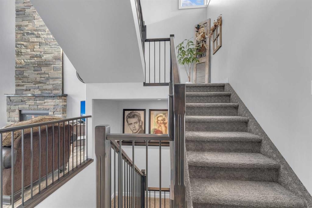 5 Leonard Close, Sylvan Lake, AB - Indoor Photo Showing Other Room