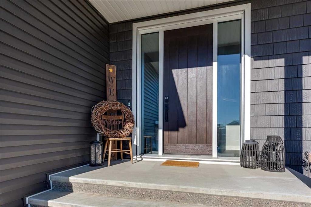 5 Leonard Close, Sylvan Lake, AB - Outdoor With Exterior