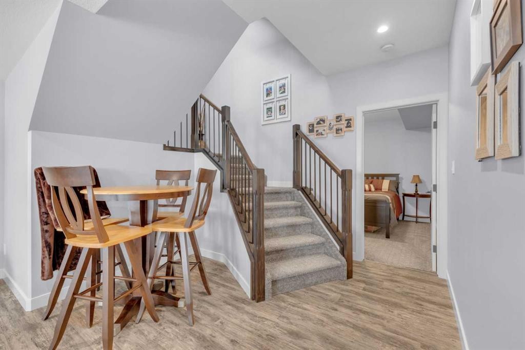 5 Leonard Close, Sylvan Lake, AB - Indoor Photo Showing Other Room