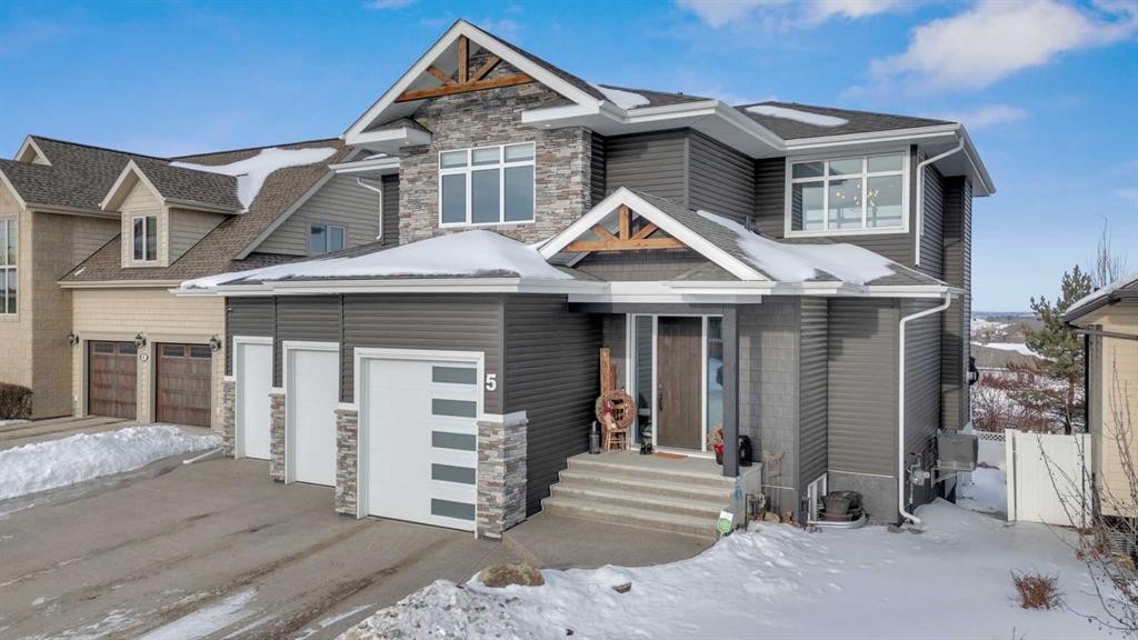 5 Leonard Close, Sylvan Lake, AB - Outdoor With Facade