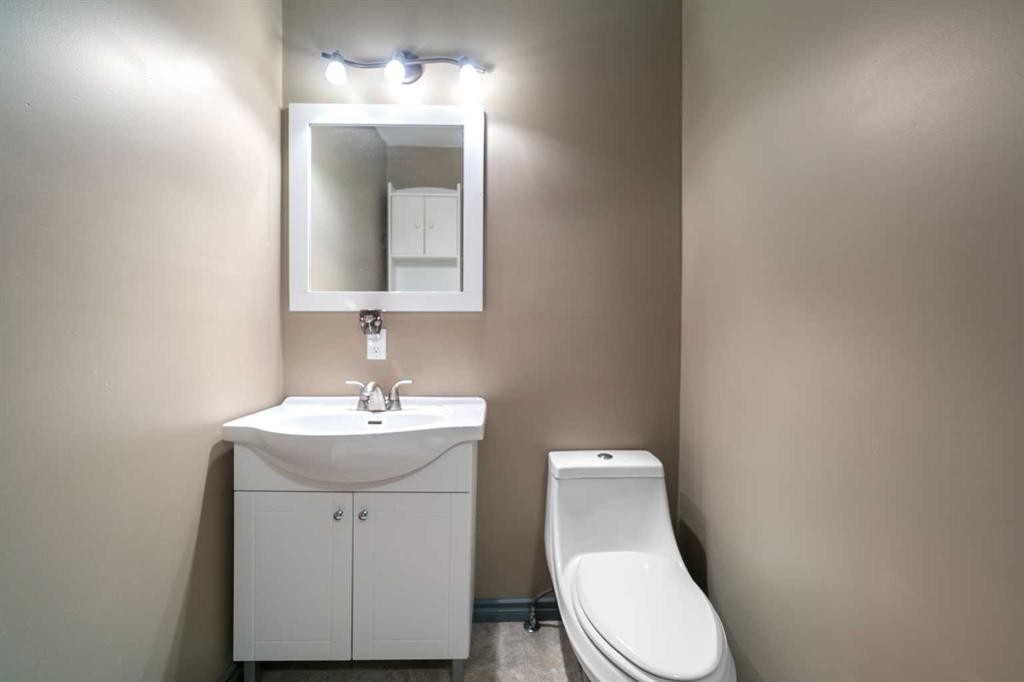 5620 50 Avenue, Killam, AB - Indoor Photo Showing Bathroom