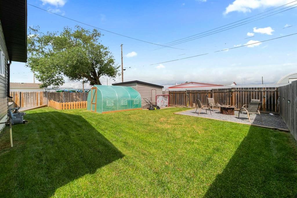5620 50 Avenue, Killam, AB - Outdoor With Backyard