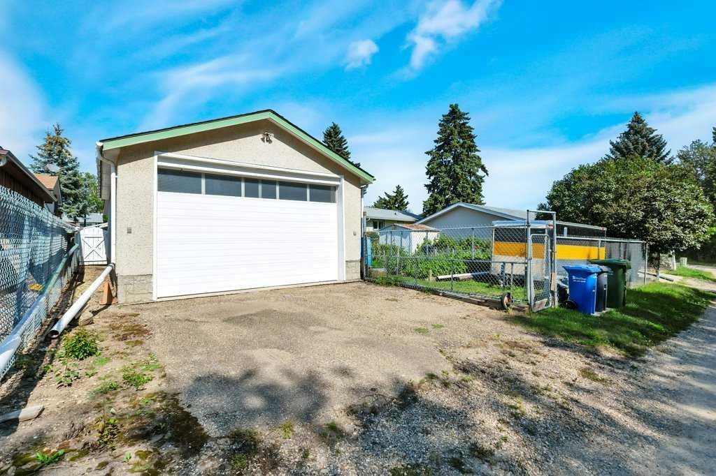 7 Ohio Close, Red Deer, AB - Outdoor