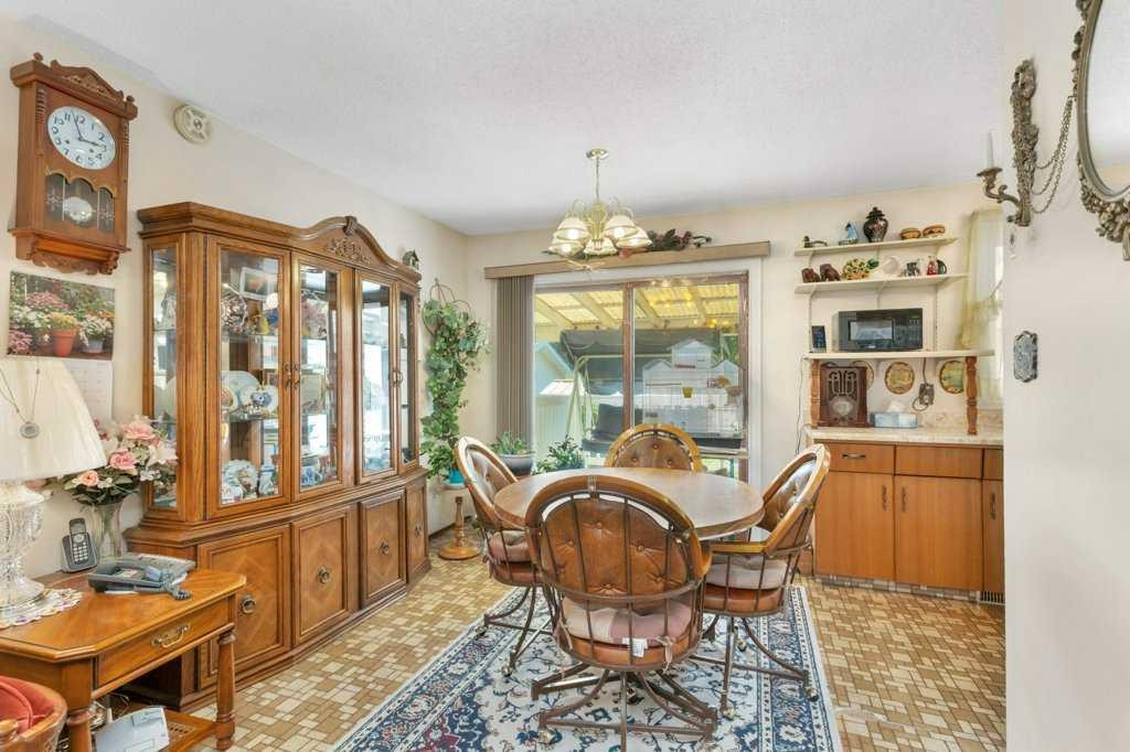 7 Ohio Close, Red Deer, AB - Indoor Photo Showing Dining Room