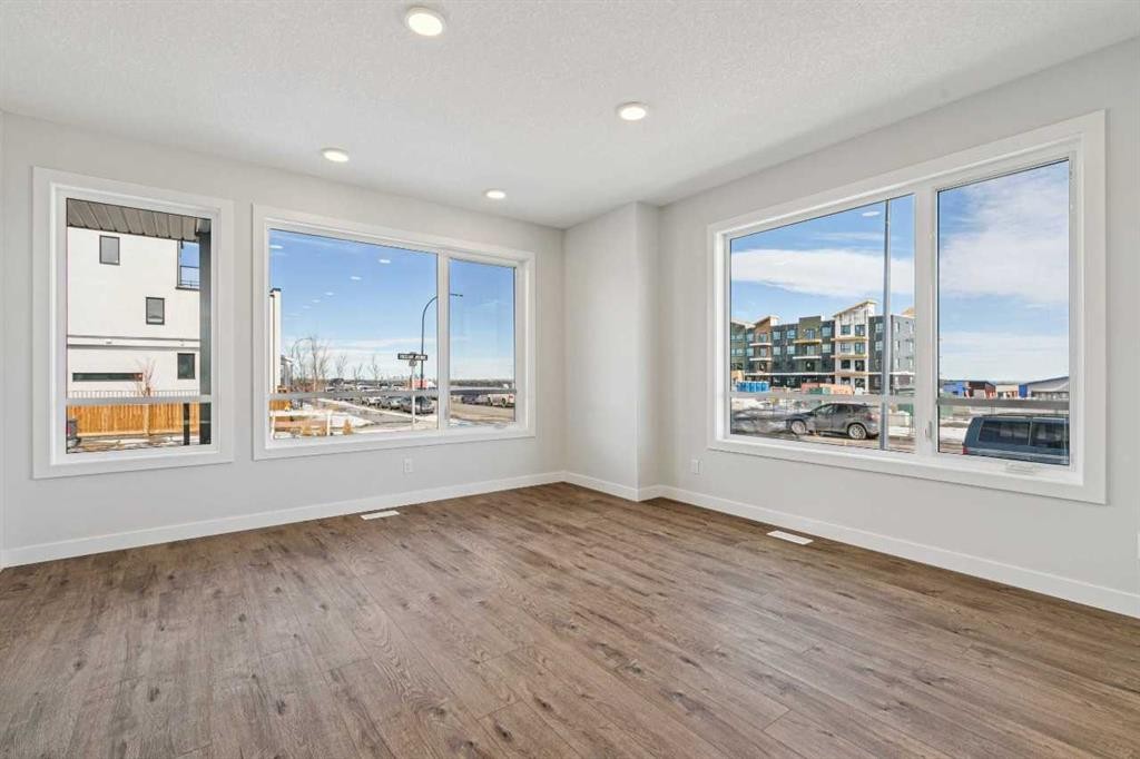 9 Treeline Avenue Sw, Calgary, AB - Indoor