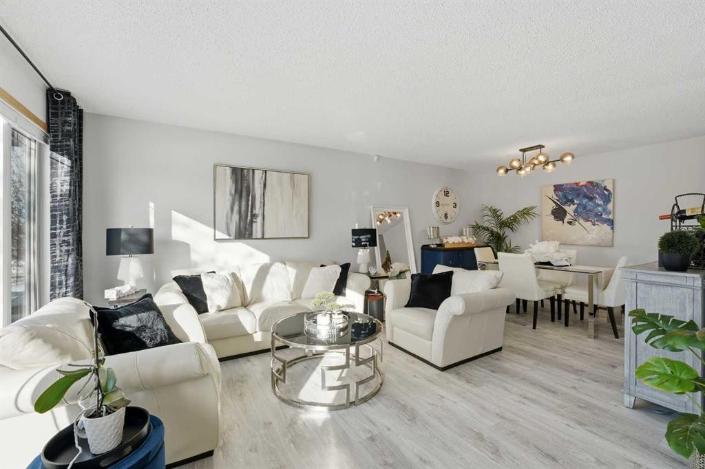 101 Erickson Drive, Red Deer, AB - Indoor Photo Showing Living Room