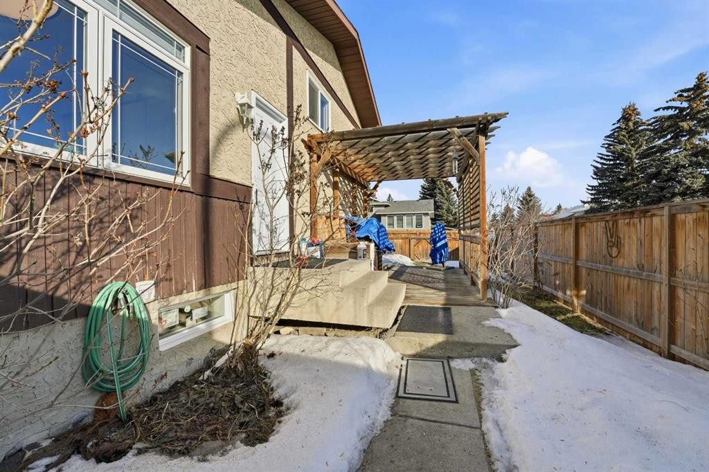101 Erickson Drive, Red Deer, AB - Outdoor