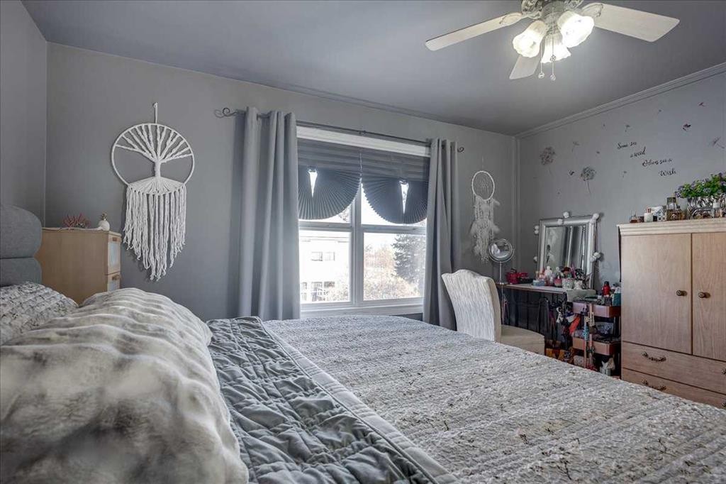 39 Poplar Crescent, Springbrook, AB - Indoor Photo Showing Bedroom