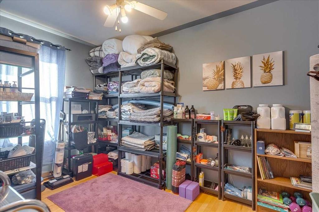 39 Poplar Crescent, Springbrook, AB - Indoor With Fireplace