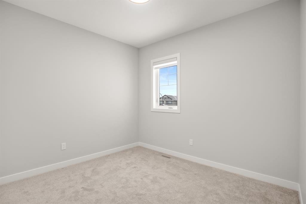 38 Thayer Close, Red Deer, AB - Indoor Photo Showing Other Room