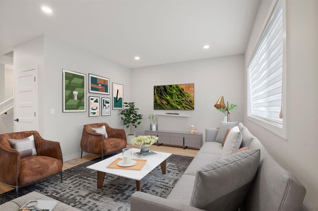 38 Thayer Close, Red Deer, AB - Indoor Photo Showing Living Room