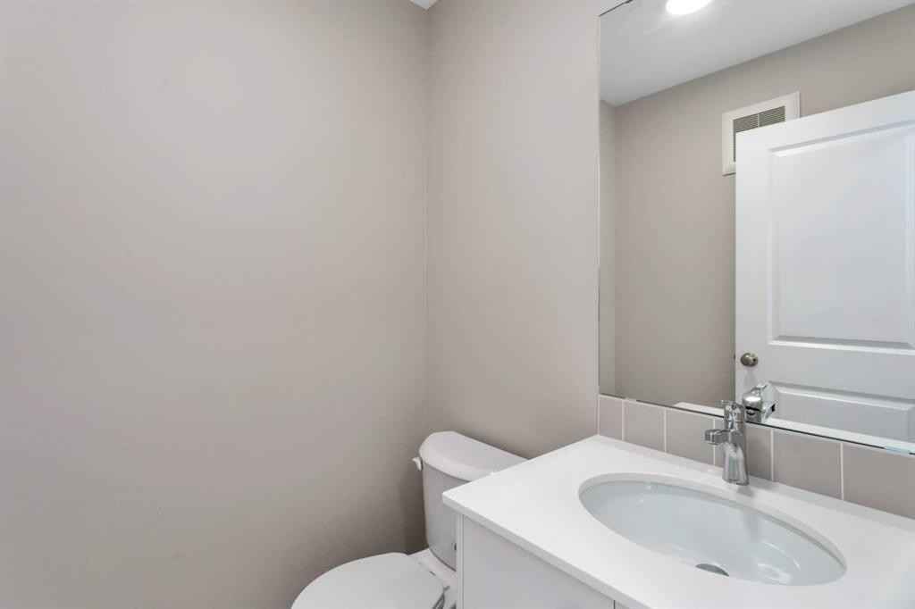 14 Anna Close, Blackfalds, AB - Indoor Photo Showing Bathroom